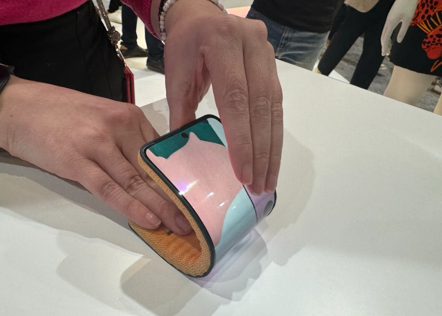 Rollable mobile phones